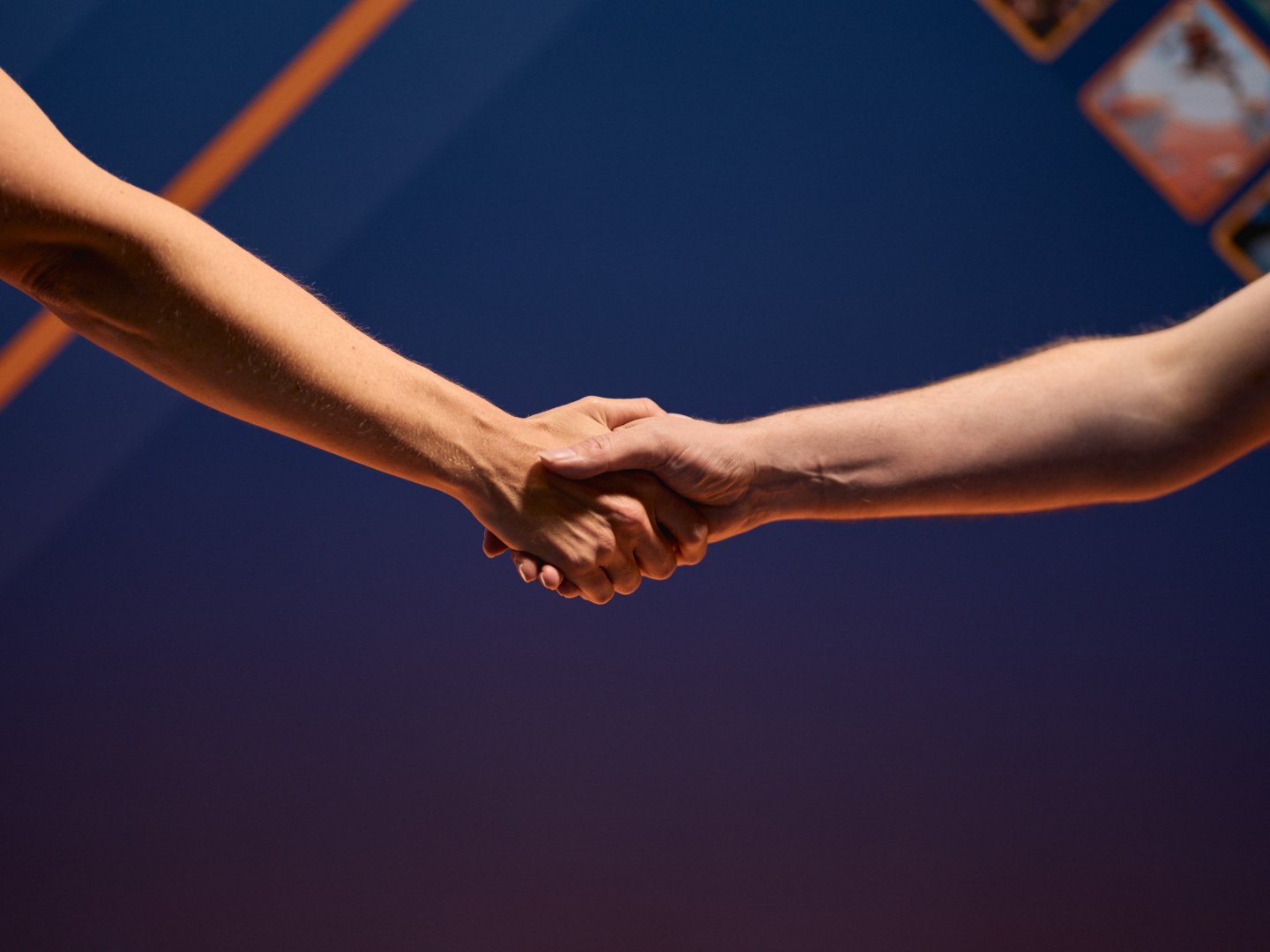 Insomnia-Handshake-6 (2)